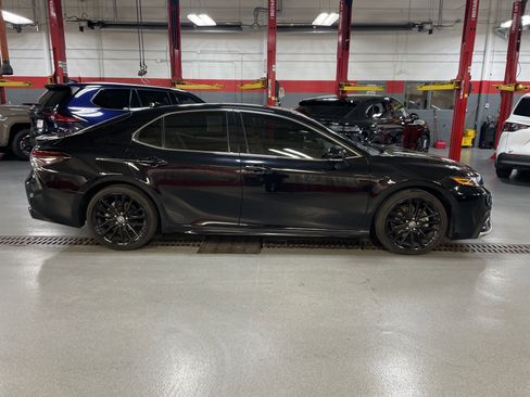 Used 2023 Toyota Camry XSE image 6