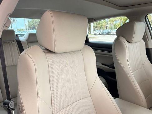 Used 2021 Honda Accord Touring image 9