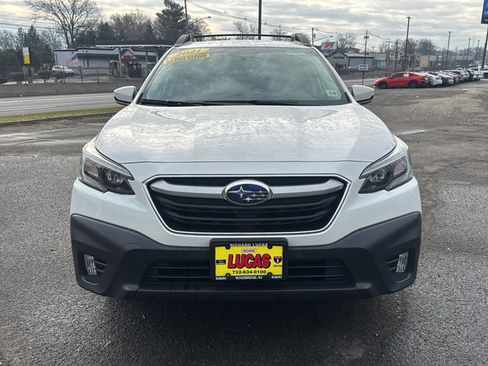 Used 2021 Subaru Outback Premium image 3
