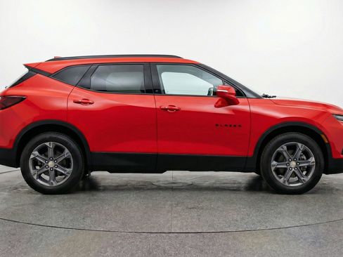 Used 2025 Chevrolet Blazer LT FWD image 11