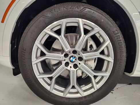 Used 2025 BMW X7 xDrive40i AWD/4WD image 8