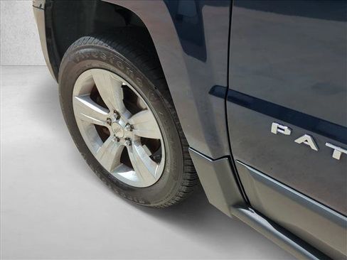 Used 2014 Jeep Patriot Latitude FWD image 7