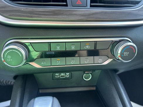 Used 2025 Nissan Altima 2.5 SV image 19