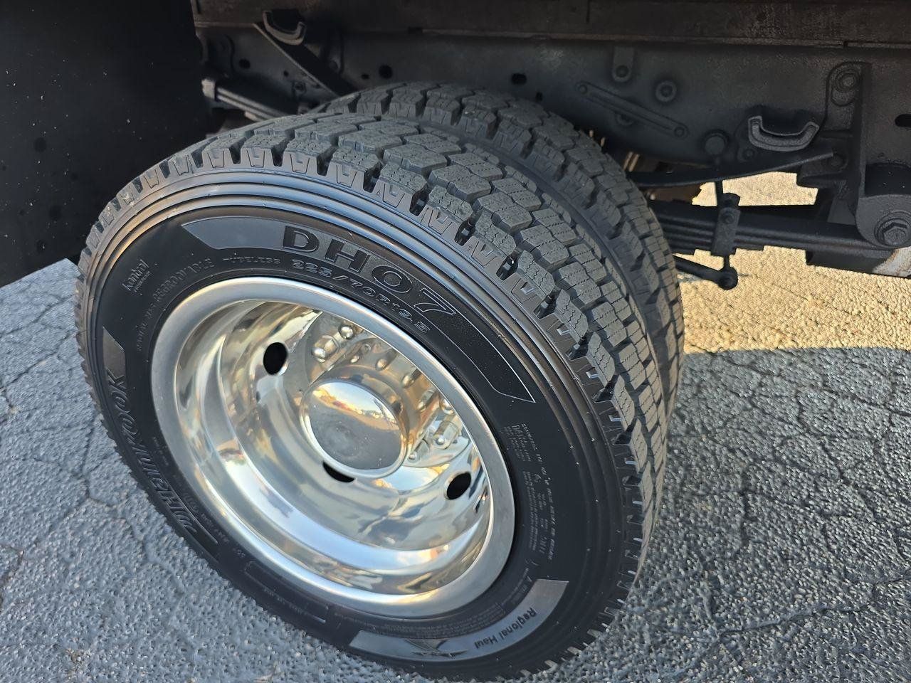 Used 2013 Ford F550 Luxury w/ Payload Upgrade Pkg RWD image 17