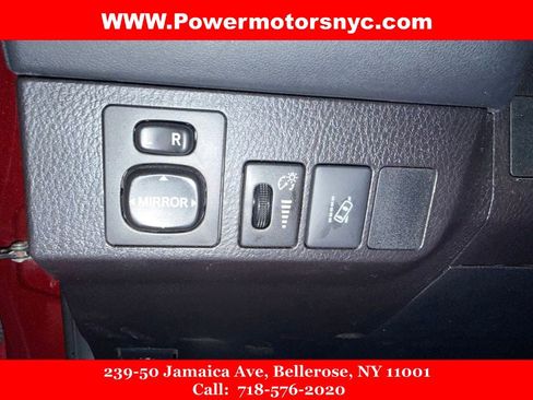 Used 2018 Toyota RAV4 LE image 31