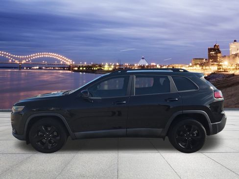 Used 2020 Jeep Cherokee Latitude Plus image 2