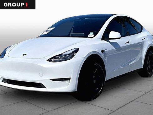 Used 2023 Tesla Model Y Long Range AWD/4WD image 1