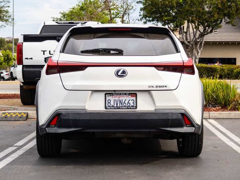 Used 2019 Lexus UX 250h w/ Premium Package image 5
