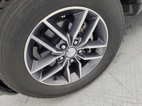 Used 2018 Jeep Grand Cherokee Limited image 31