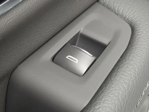 New 2026 GMC Yukon Denali w/ Sun & Power Step Package image 38