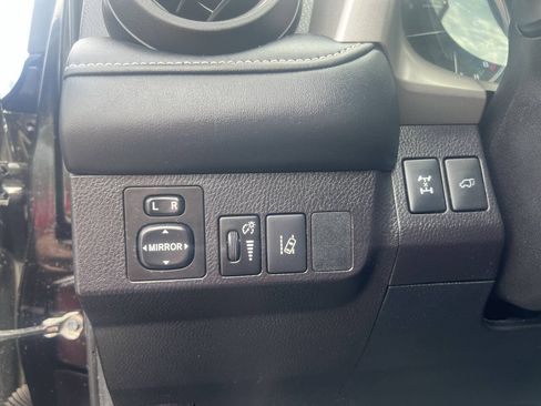 Used 2018 Toyota RAV4 XLE AWD/4WD image 27