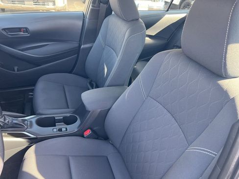 Used 2023 Toyota Corolla LE image 5