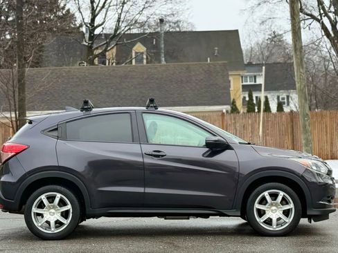 Used 2017 Honda HR-V EX image 7