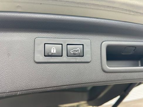 Used 2021 Subaru Forester Limited w/ Popular Package #3 image 33