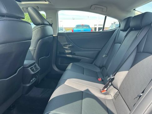 Used 2023 Lexus ES 350 w/ Premium Package FWD image 16