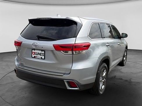 Used 2018 Toyota Highlander Limited Platinum AWD/4WD image 9