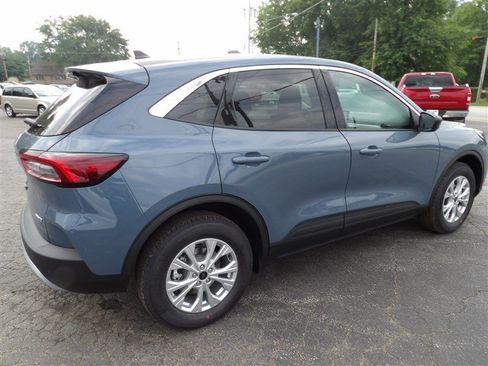 Used 2024 Ford Escape Active w/ Tech Pack #1 AWD/4WD image 9