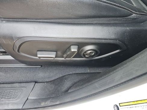 Used 2023 Jeep Grand Cherokee L Limited w/ Black Appearance Package image 17