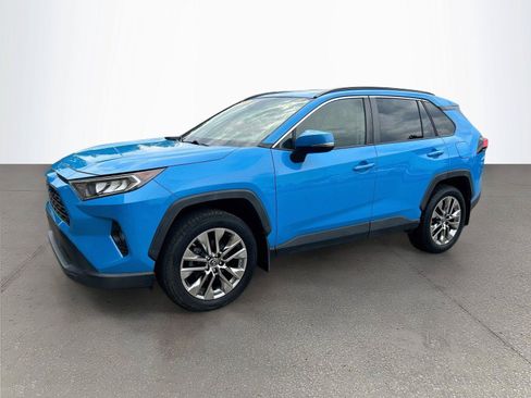 Used 2019 Toyota RAV4 XLE Premium w/ All Weather Liner Package AWD/4WD image 8