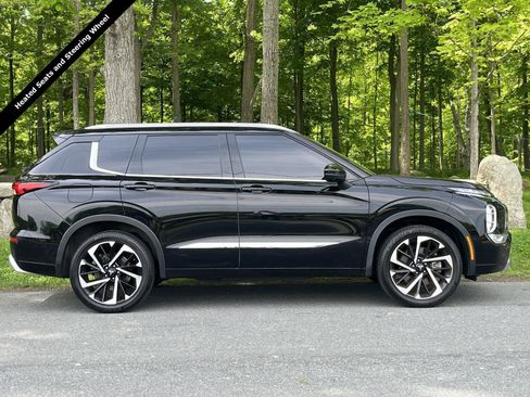 Used 2023 Mitsubishi Outlander SEL AWD/4WD image 2