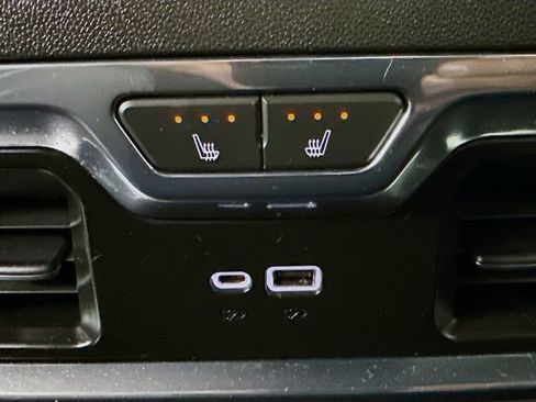 Used 2024 Chevrolet Silverado 1500 High Country w/ High Country Premium Package image 25