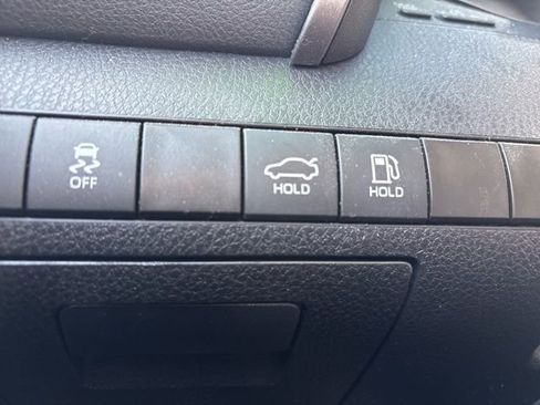 Used 2024 Toyota Camry SE image 12