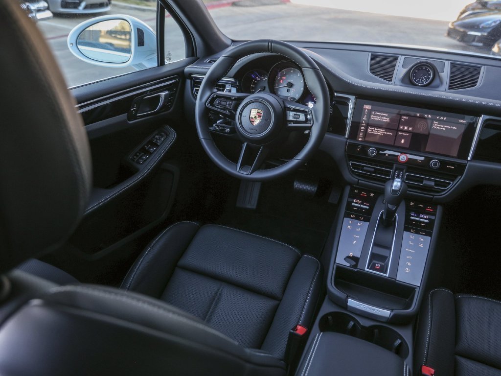 Certified 2026 Porsche Macan S AWD/4WD image 36