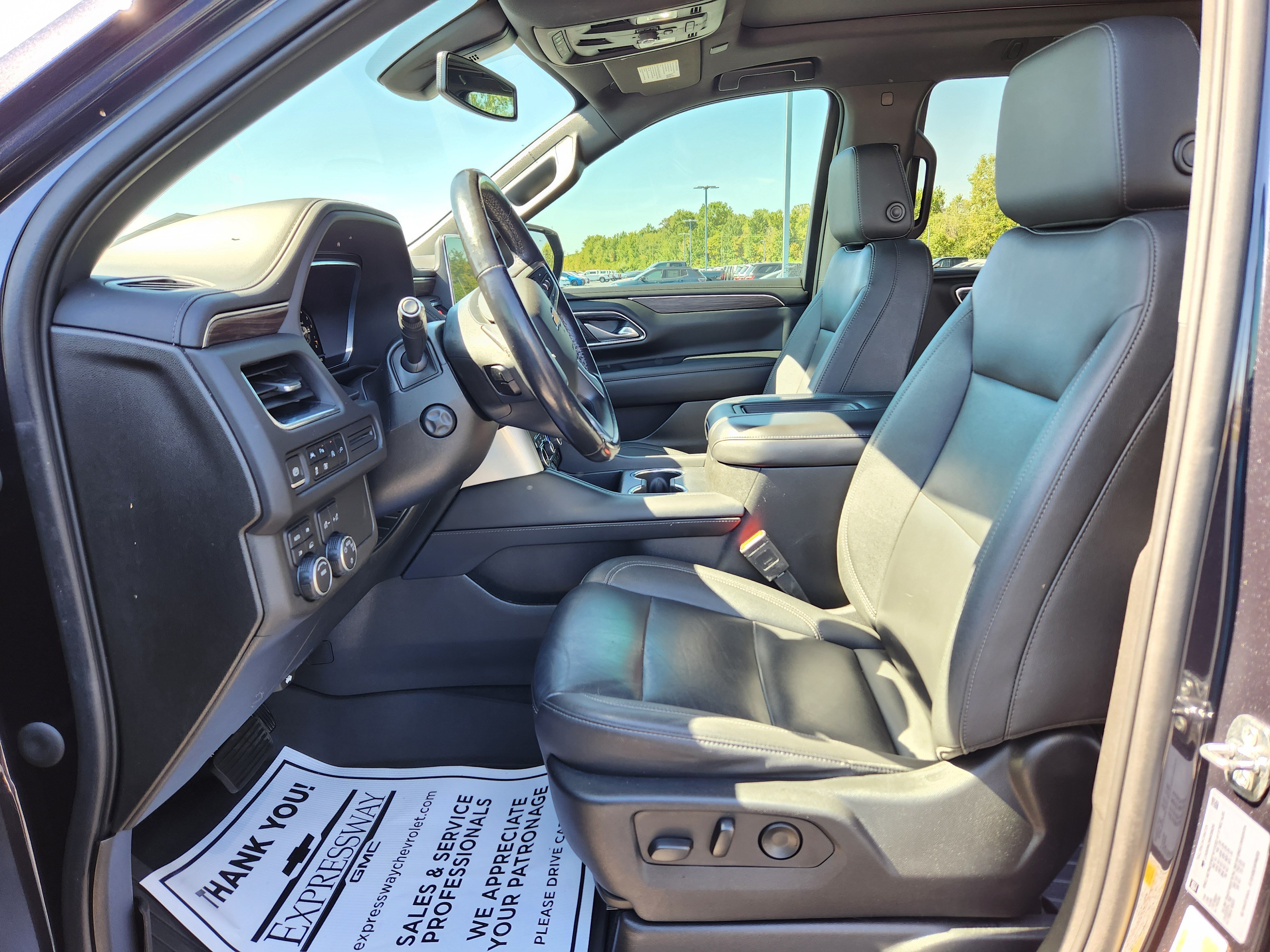 Used 2022 Chevrolet Tahoe LT w/ LT Signature Plus Package AWD/4WD image 13