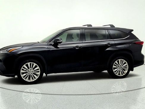Used 2025 Toyota Highlander Platinum AWD/4WD image 8
