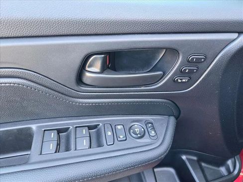 Used 2025 Honda Odyssey Sport-L image 12