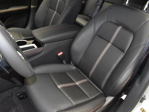 Used 2025 Nissan Altima 2.5 SR FWD image 14