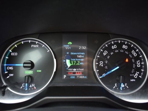 Used 2019 Toyota RAV4 LE w/ Carpet Mat Package AWD/4WD image 17