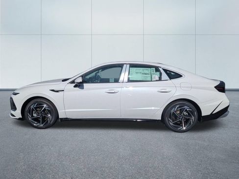 New 2026 Hyundai Sonata SEL FWD image 3