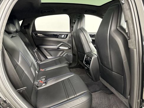 Certified 2023 Porsche Cayenne Turbo AWD/4WD image 24
