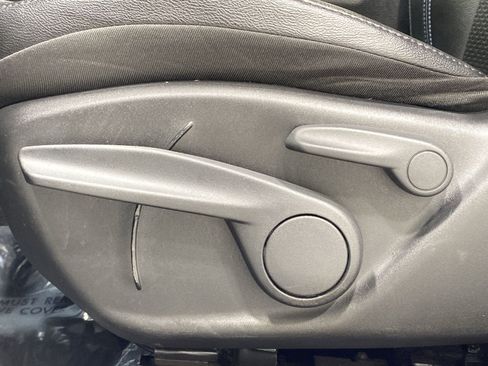 Used 2025 Jeep Compass Latitude image 12