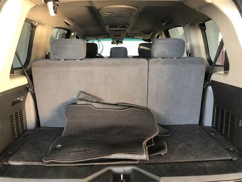 Used 2011 Nissan Armada SV image 11