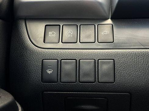Used 2018 Toyota Highlander SE FWD image 36