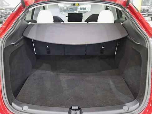 Used 2023 Tesla Model Y Long Range AWD/4WD image 37