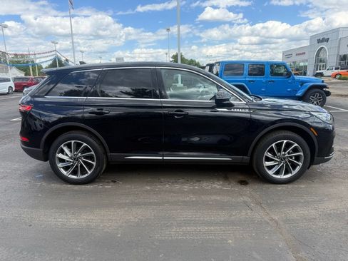 Used 2023 Lincoln Corsair AWD w/ Equipment Group 101A image 7