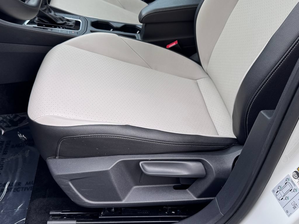 Used 2020 Volkswagen Jetta R-Line FWD image 20