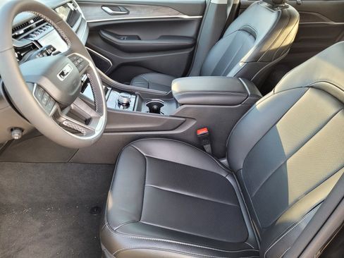 New 2024 Jeep Grand Cherokee Limited 4xe w/ Luxury Tech Group II image 15