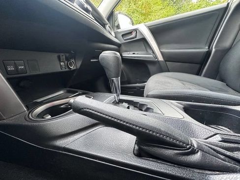 Used 2016 Toyota RAV4 LE AWD/4WD image 15