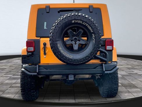 Used 2012 Jeep Wrangler Unlimited Rubicon w/ Dual Top Group AWD/4WD image 4