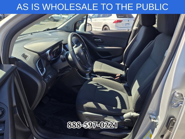 Used 2020 Chevrolet Trax LS w/ Tint and Cruise Package FWD image 10