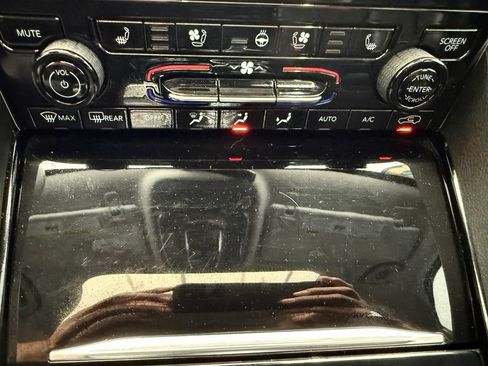 Used 2023 Jeep Grand Cherokee 4WD 4xe w/ Luxury Tech Group II image 39