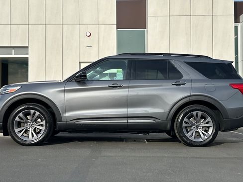 Certified 2022 Ford Explorer XLT w/ Equipment Group 202A image 6