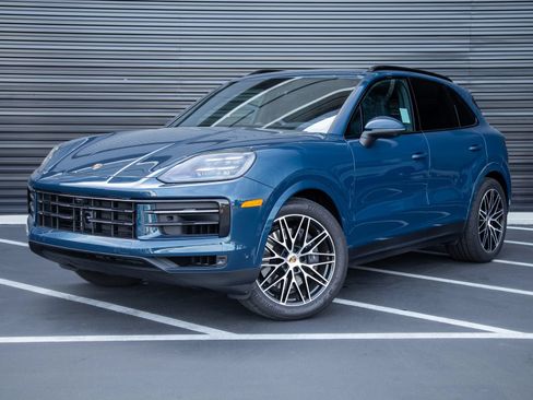 Certified 2026 Porsche Cayenne AWD/4WD image 1