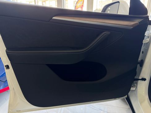 Used 2024 Tesla Model Y Long Range image 11