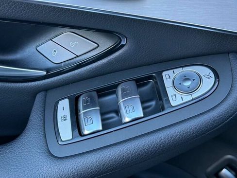 Used 2019 Mercedes-Benz GLC 350e 4MATIC image 14