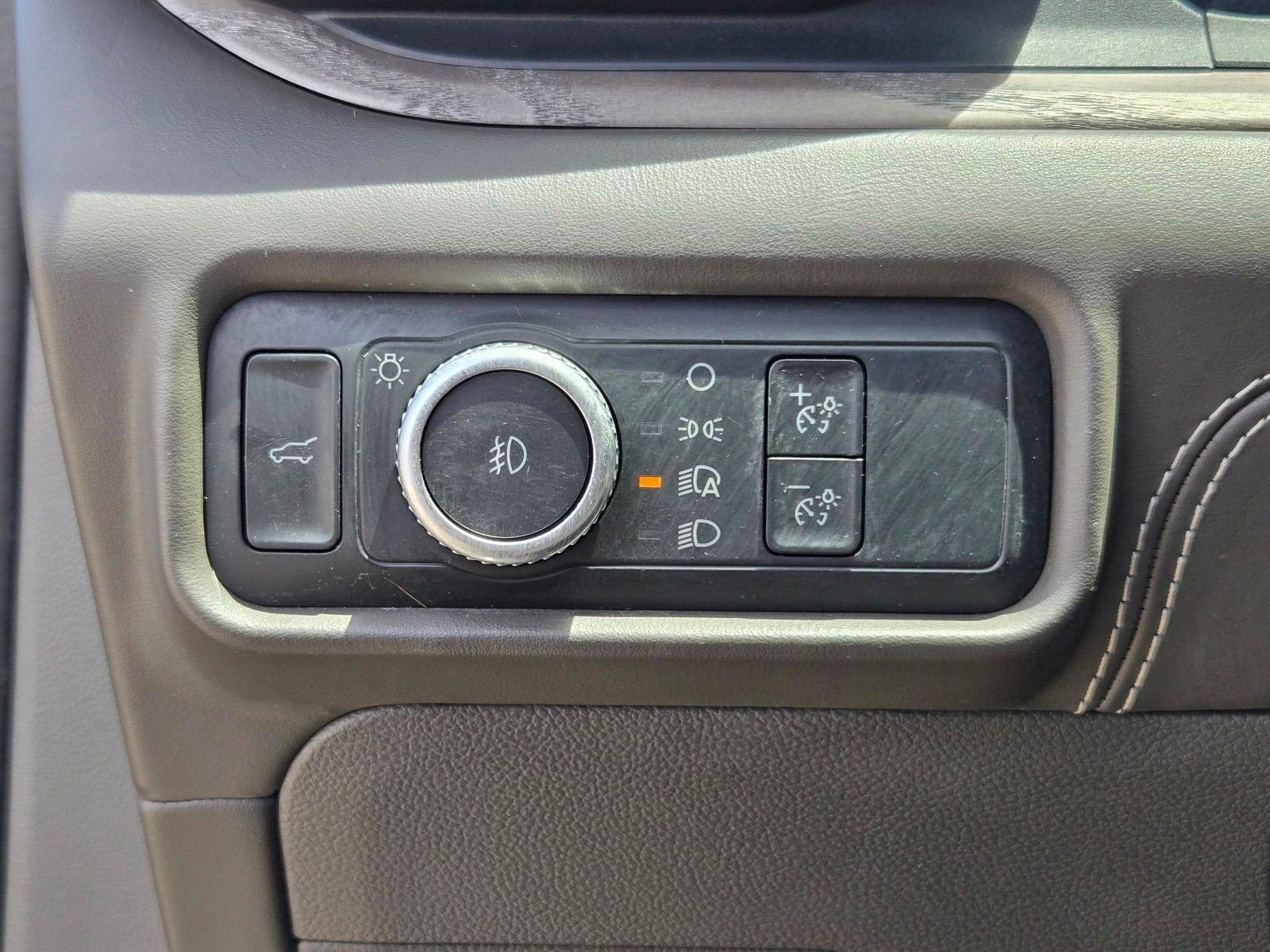 Used 2021 Ford Explorer Platinum w/ Equipment Group 601A AWD/4WD image 18